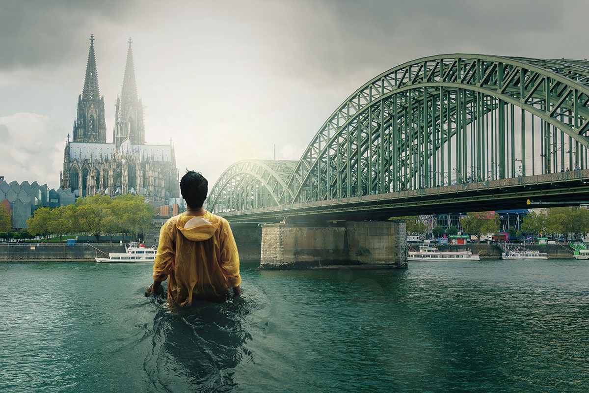 23 lustige Photoshop-Ideen, an die Sie vielleicht nicht gedacht haben - photoshopped giant next to bridge