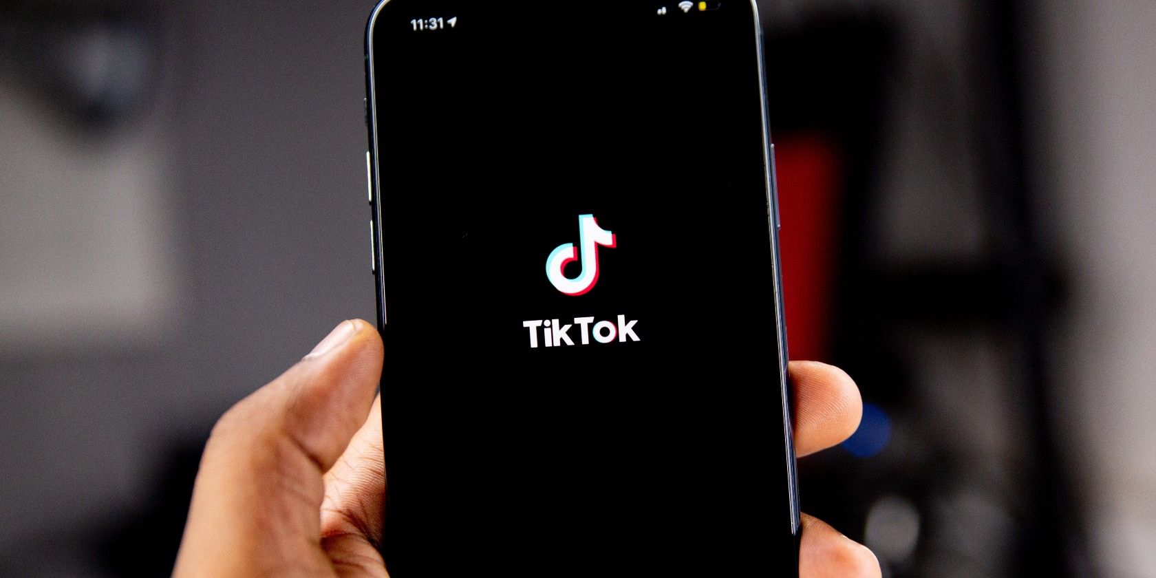 TikTok's New Green Screen Duets Combine Two of Its Most Popular Features