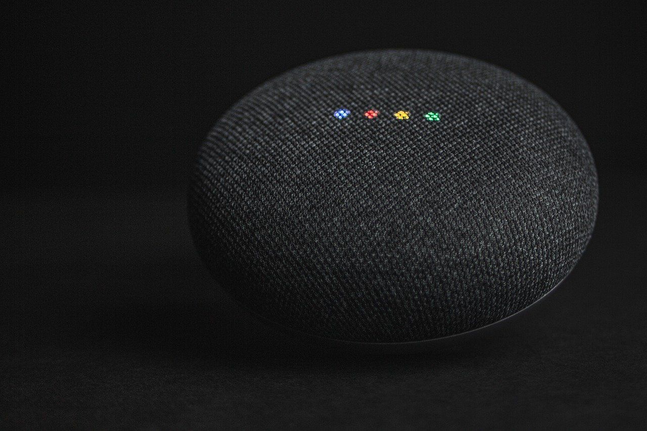 Google voice assistant - I 5 maggiori rischi per la sicurezza domestica intelligente e come prevenirli