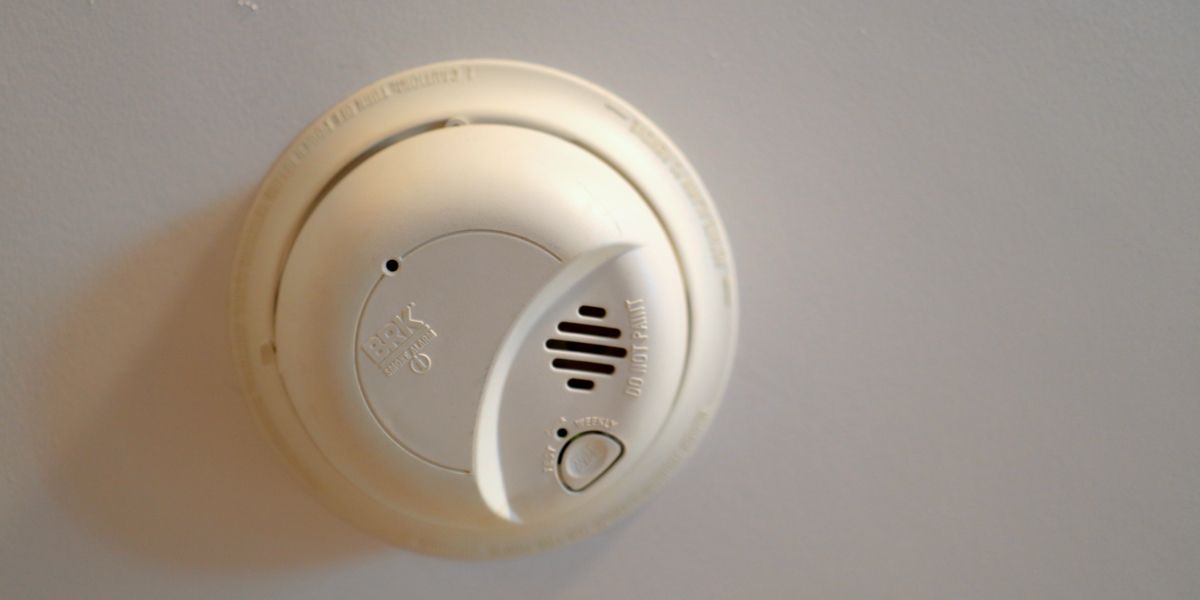 Smoke Detector Beige - I migliori dispositivi per la casa intelligente per tenere sotto controllo il tuo Airbnb o il noleggio a breve termine