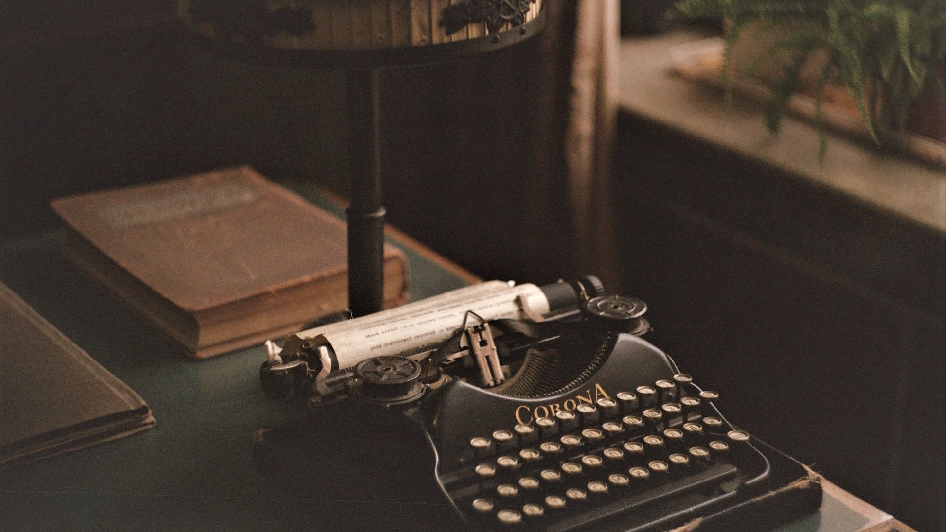 Dark Academia Aesthetic Typewriter