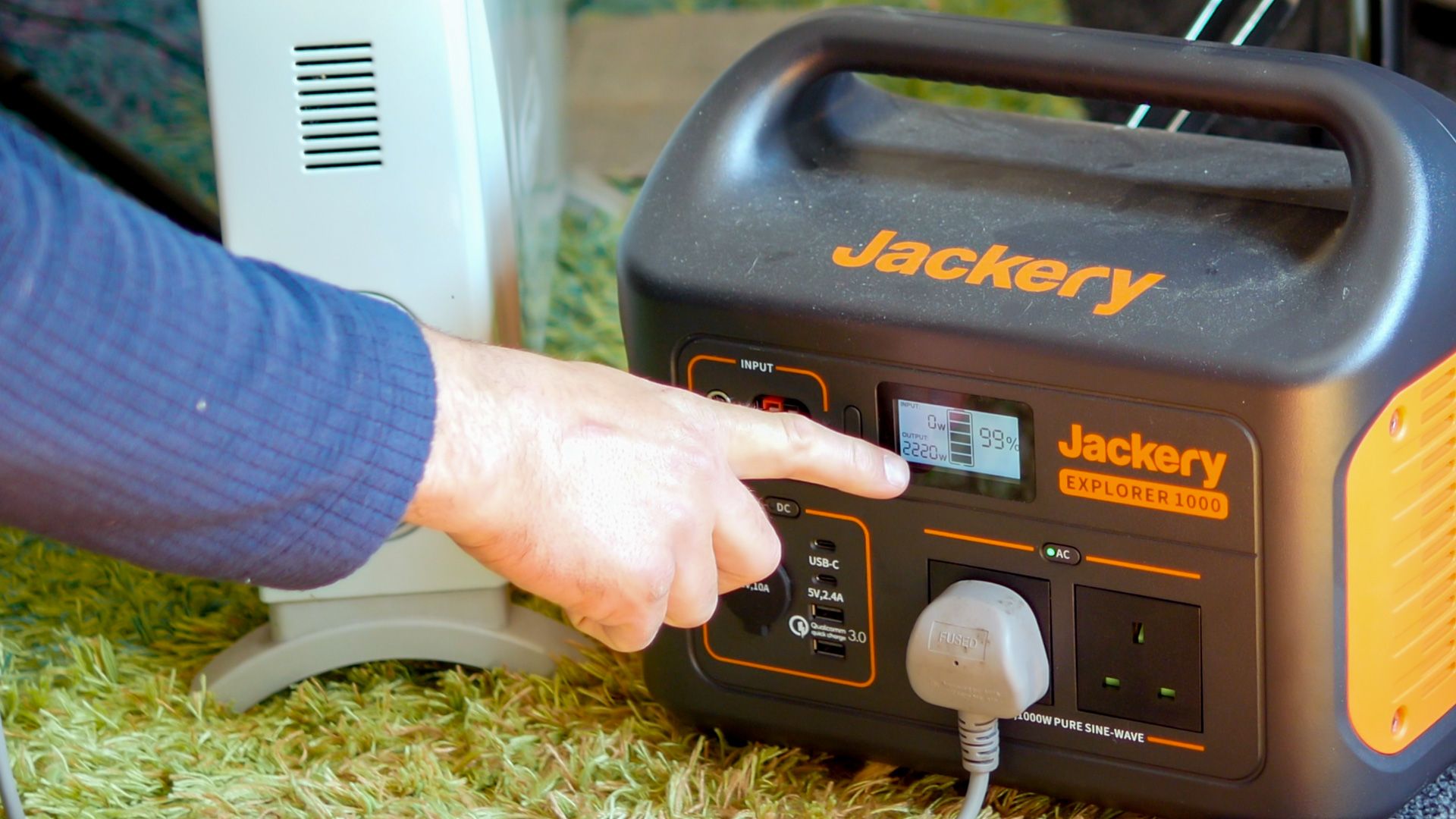 testing the overdischarge protection on the jackery expolorer 1000