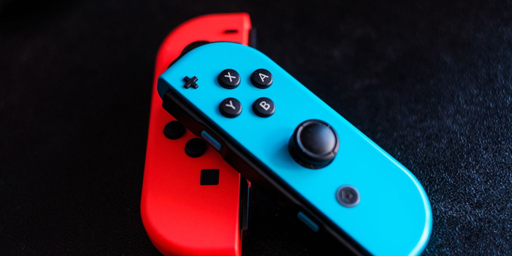 nintendo-switch-joy-cons-red-and-blue-crossed