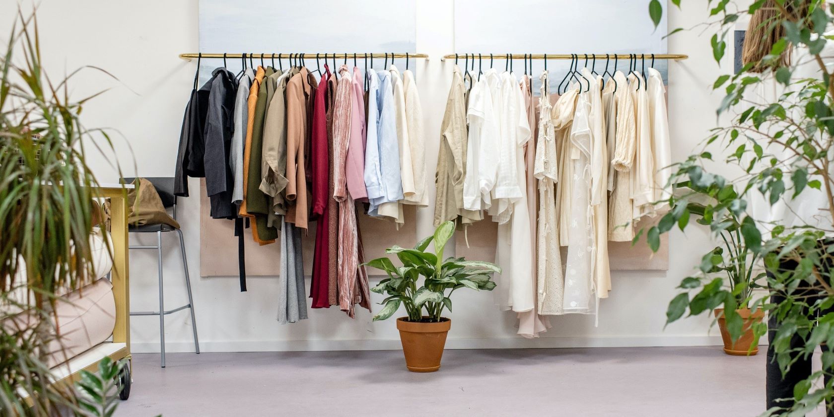 picture of clothing rack