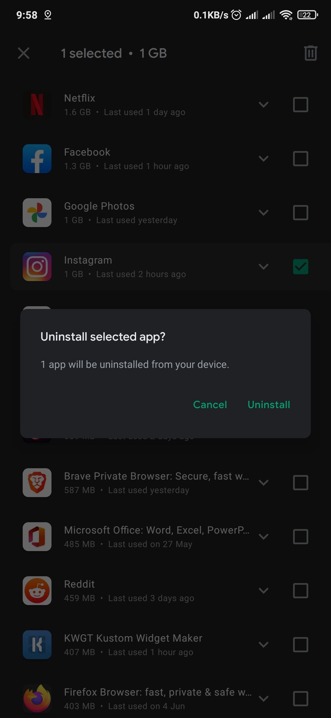 Uninstalling apps using Google Play Store