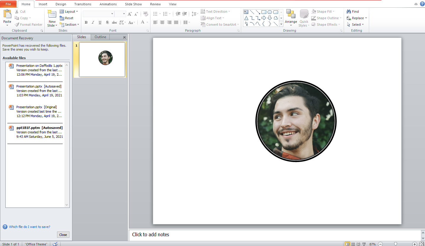 Converting Thick Black Border Into Circular Shape in PowerPoint - Come ritagliare un’immagine in un cerchio perfetto in PowerPoint