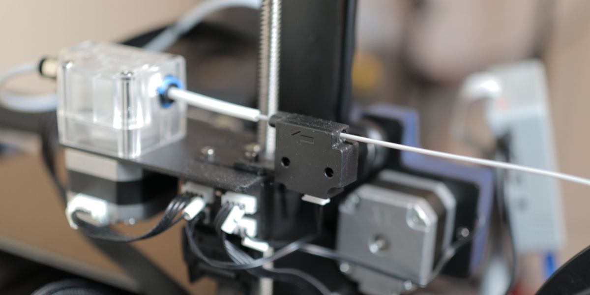 Filament switch into extruder