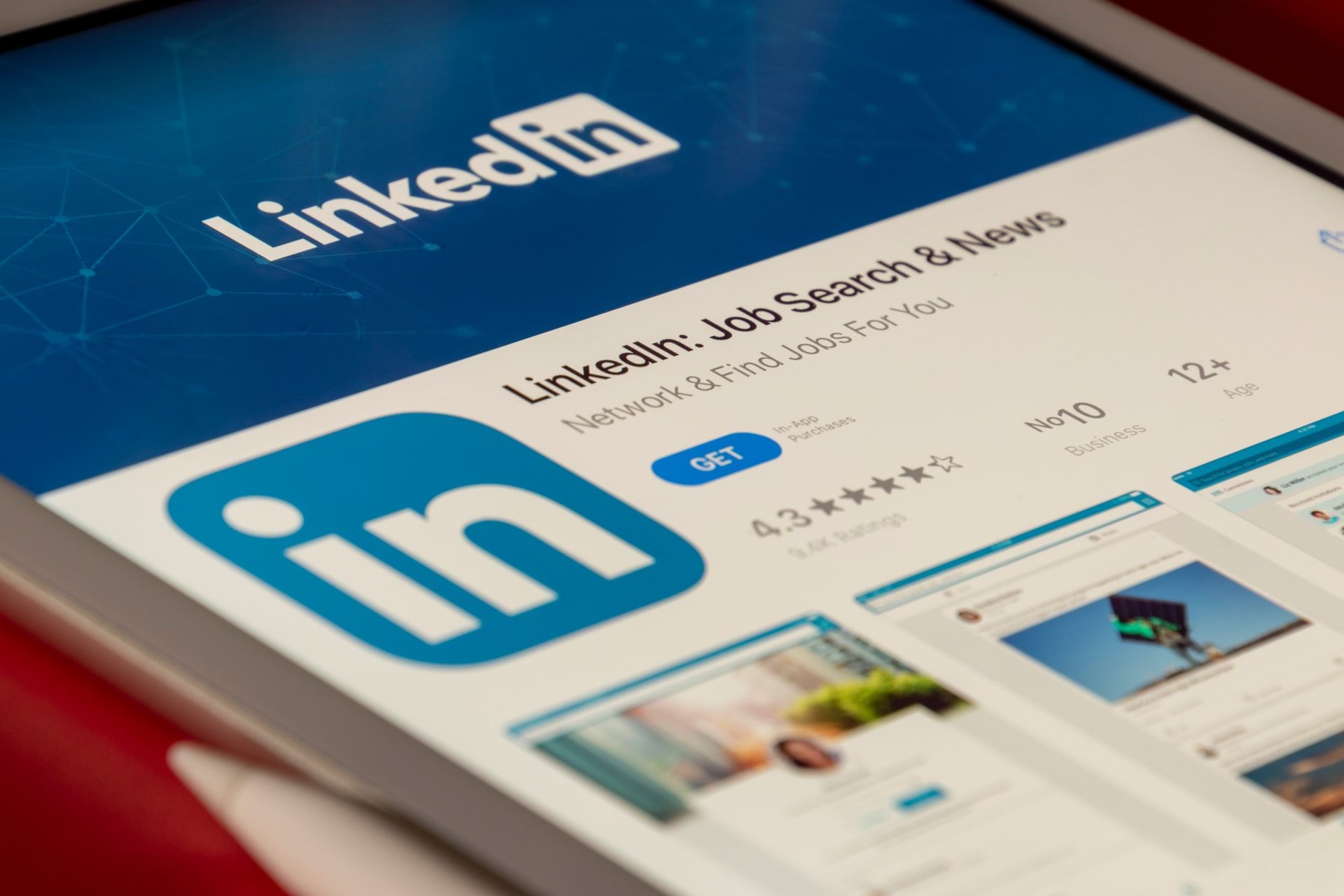 5 Gründe, warum LinkedIn Stories es noch nicht wert sind, verwendet zu werden - linkedin app tablet