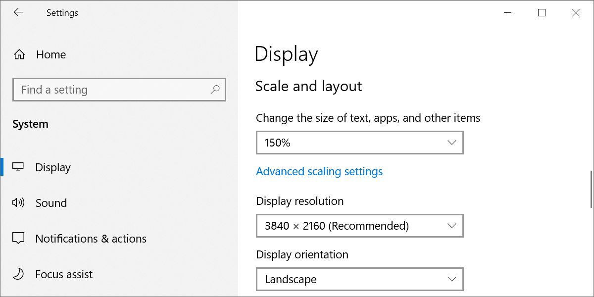 Windows 10 Settings Menu Display Scale and Layout - 3 semplici passaggi per l’installazione di un doppio monitor in Windows 10