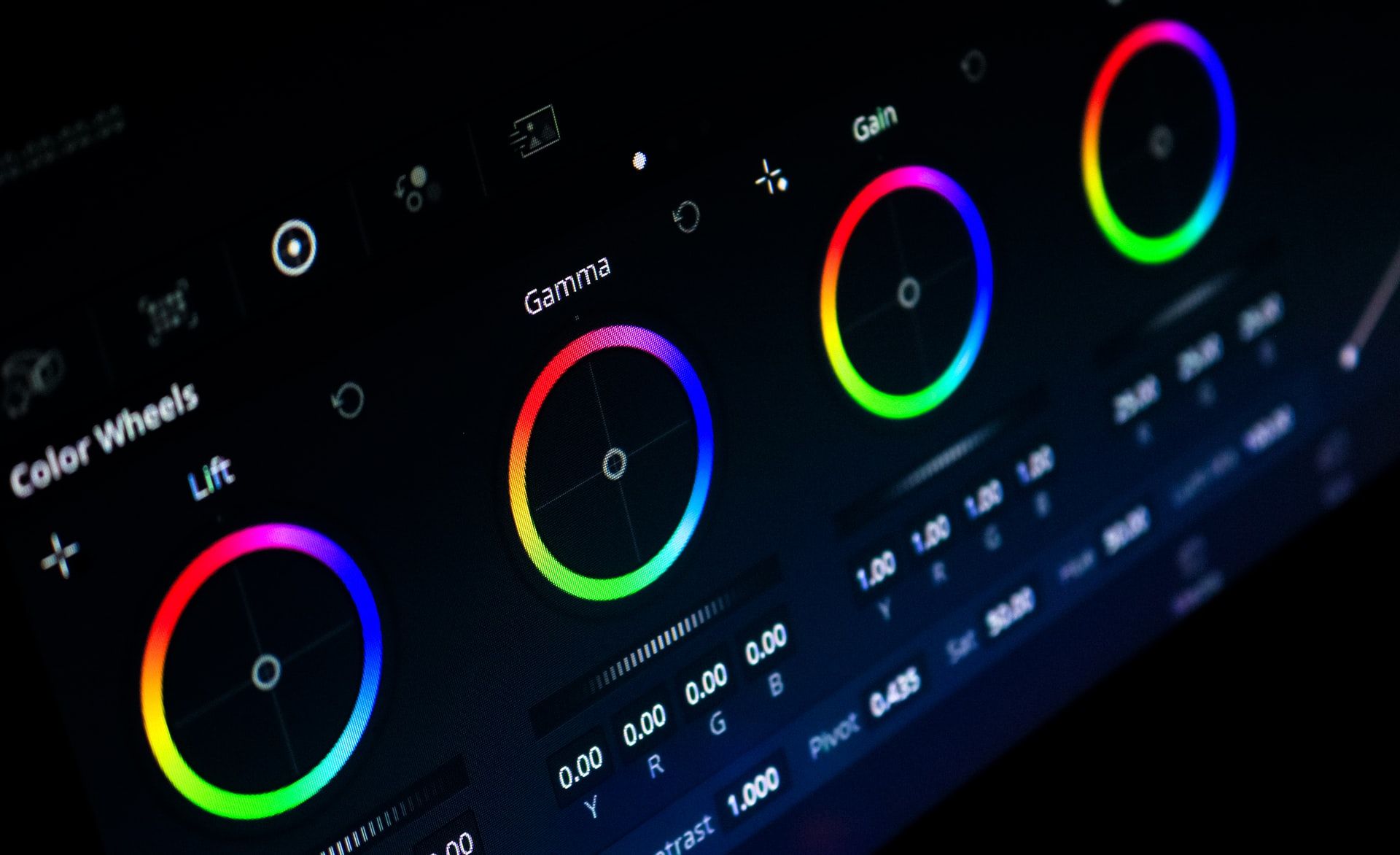 Davinci Resolve color wheels