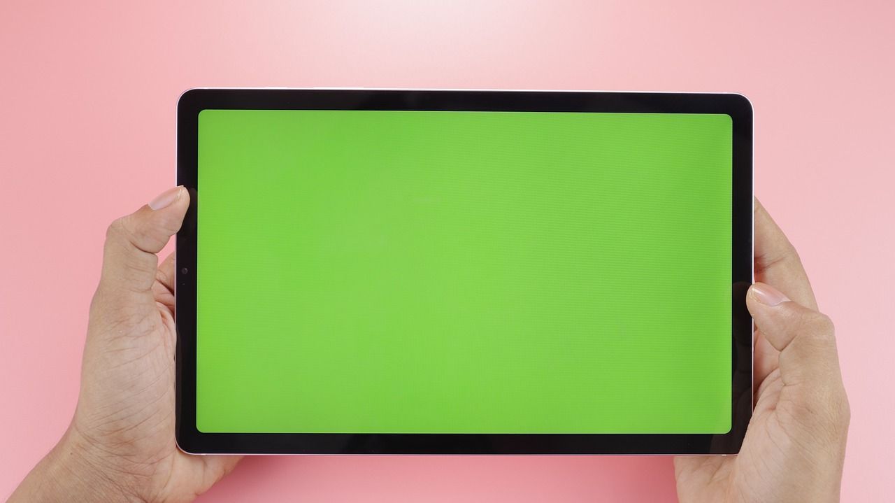 So verwenden Sie einen Greenscreen in Zoom - tablet 5438608 1280