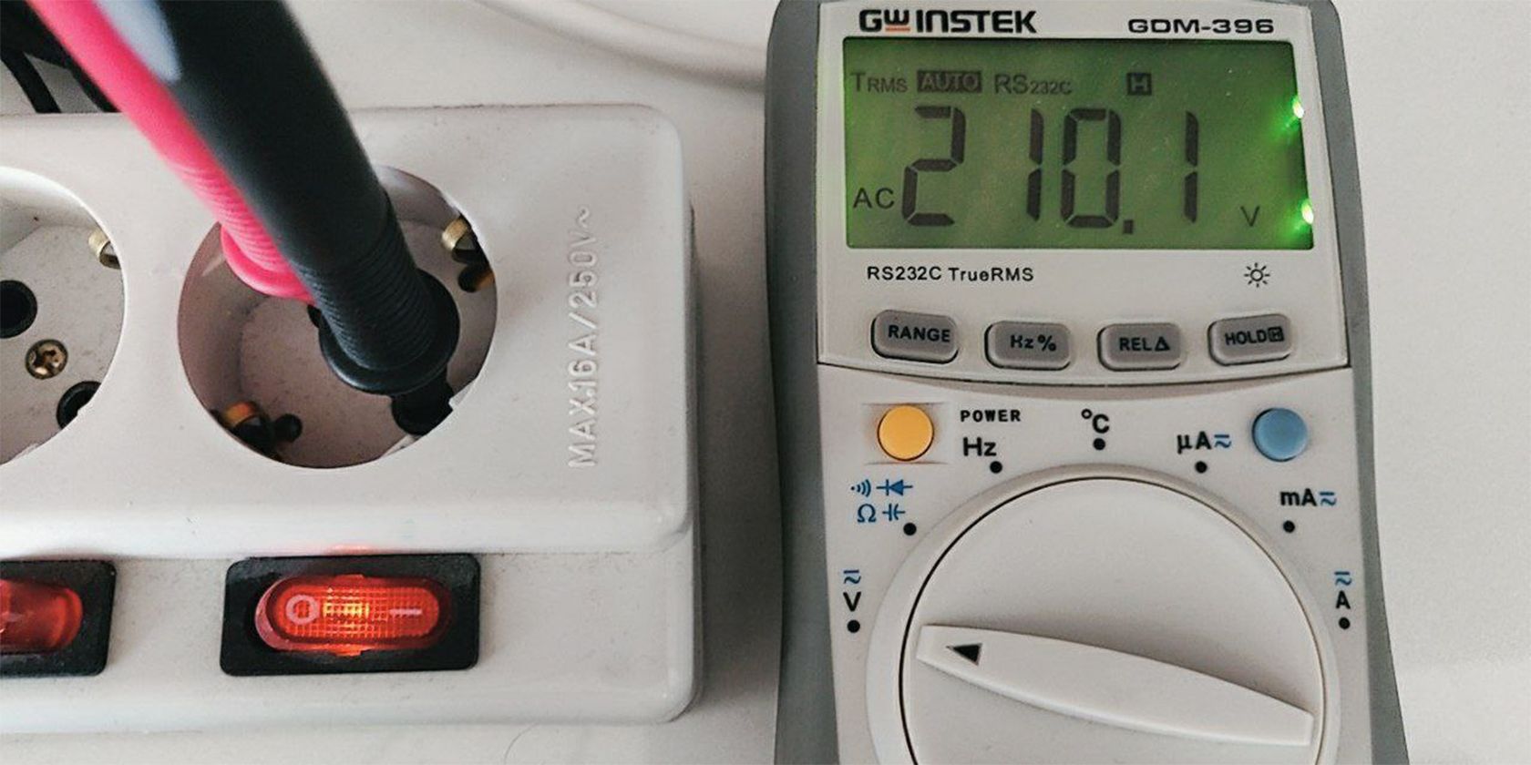 voltage outlet multimeter - Come controllare la tensione con un multimetro