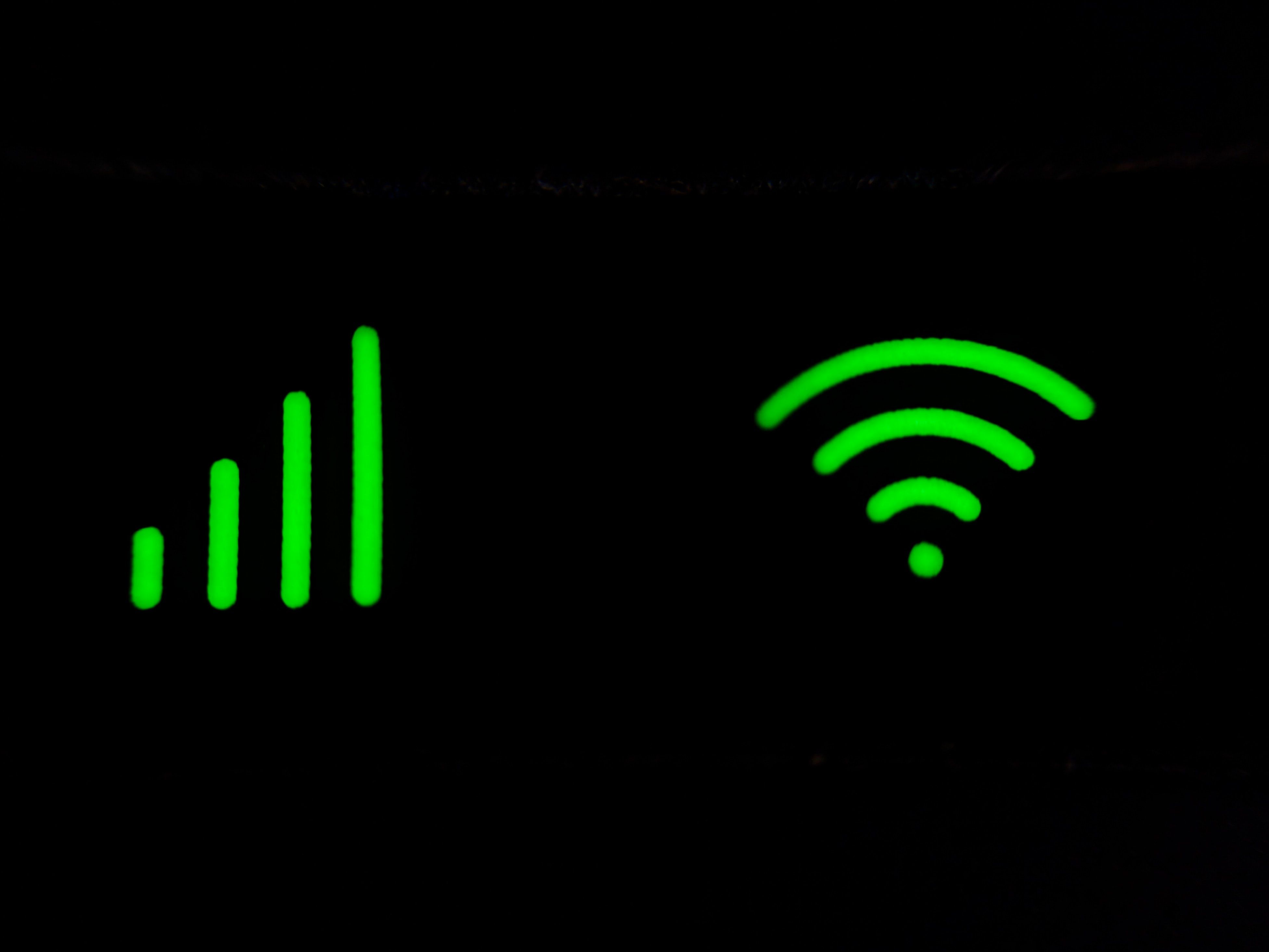wi fi symbol - Che cos’è un gateway e dovresti usarne uno per la tua Internet domestica?