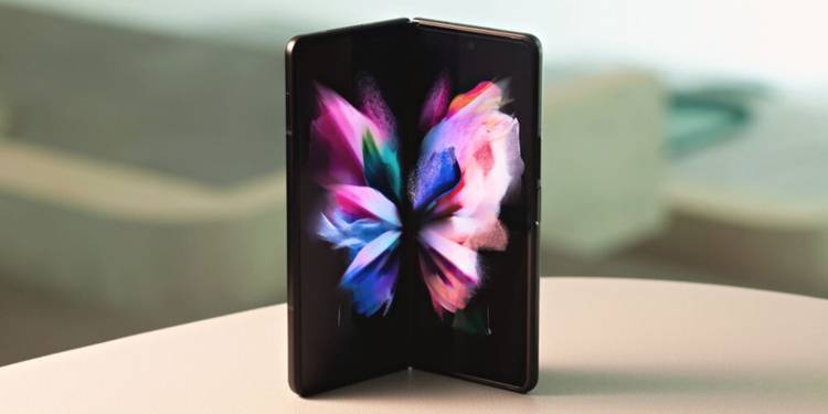 چرا سامسونگ، گوشیهای سری گلکسی نوت را از رده خارج میکند؟ 3 Galaxy Z Fold 3 5G.jpg?q=50&fit=crop&w=750&dpr=1 -