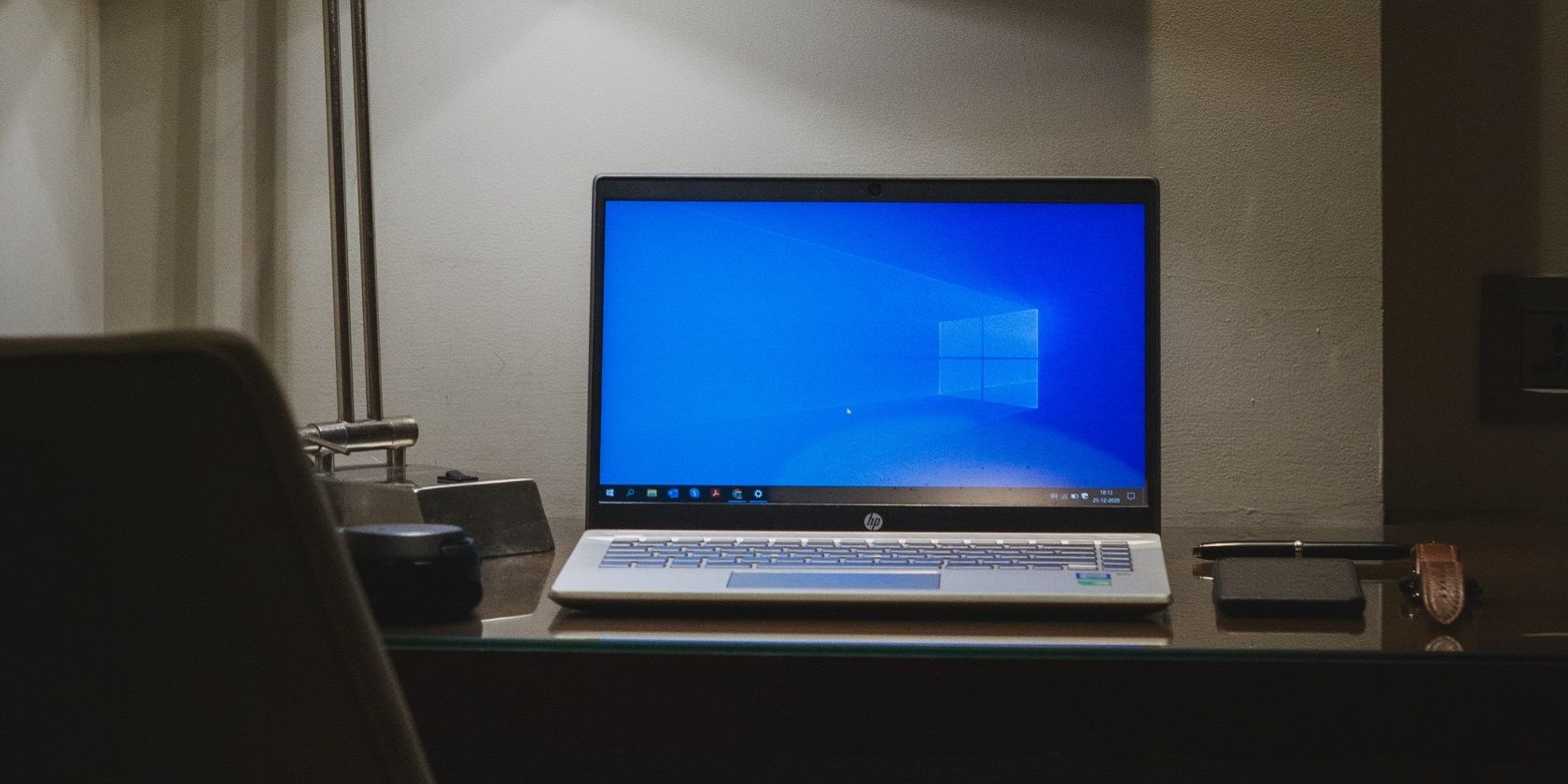 Windows 10 PC with a clean desktop
