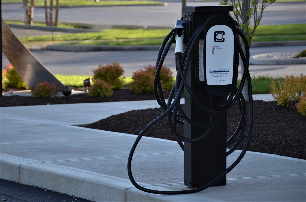 electric car public charging station - Velocità di ricarica per auto elettriche: tutto ciò che devi sapere