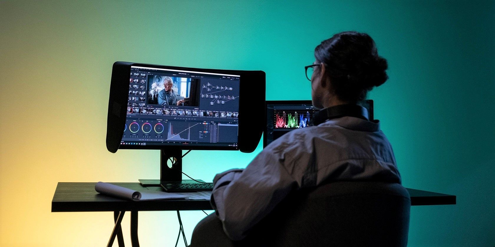 person-using-video-editing-software-featured