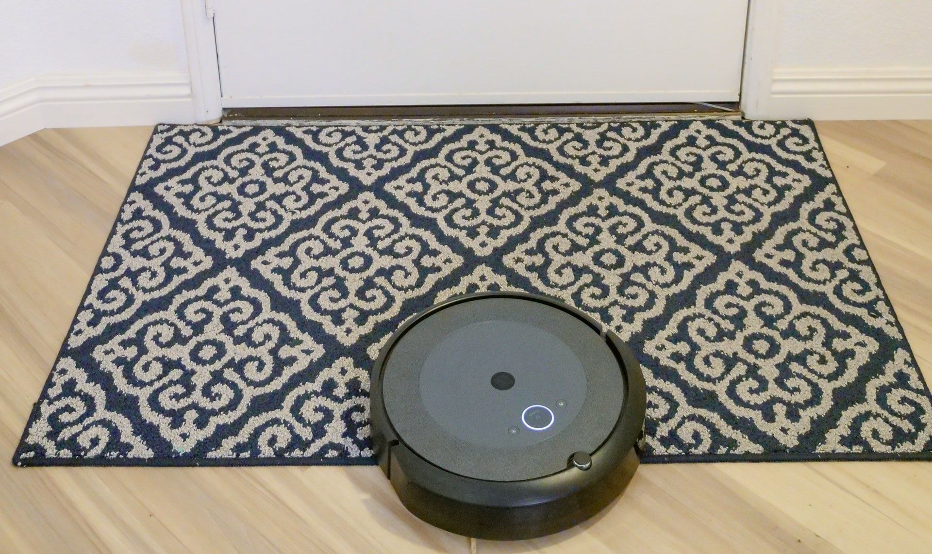 How Does a Robotic Vacuum Work?