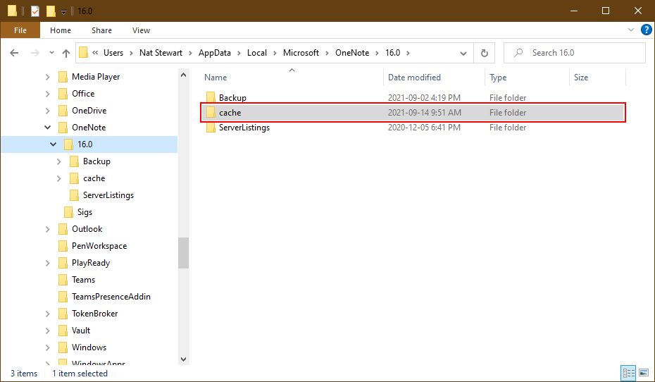 Windows Explorer showing the OneNote folder with the Cache highlighted