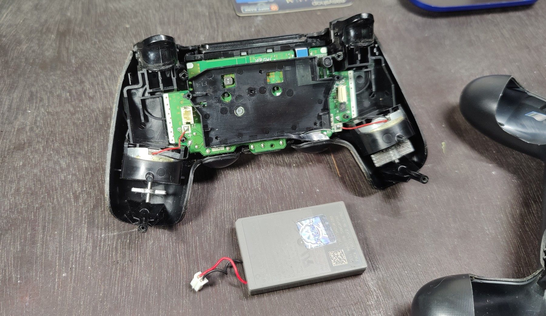 PS4 Controller Battery Replacement Guide: Save Your DualShock 4 From ...