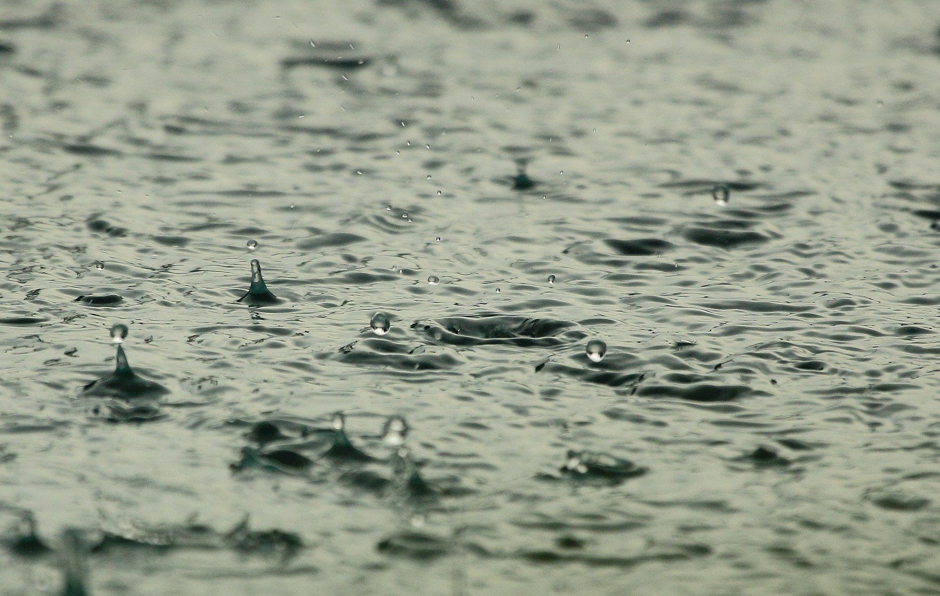 rainfall in water picture