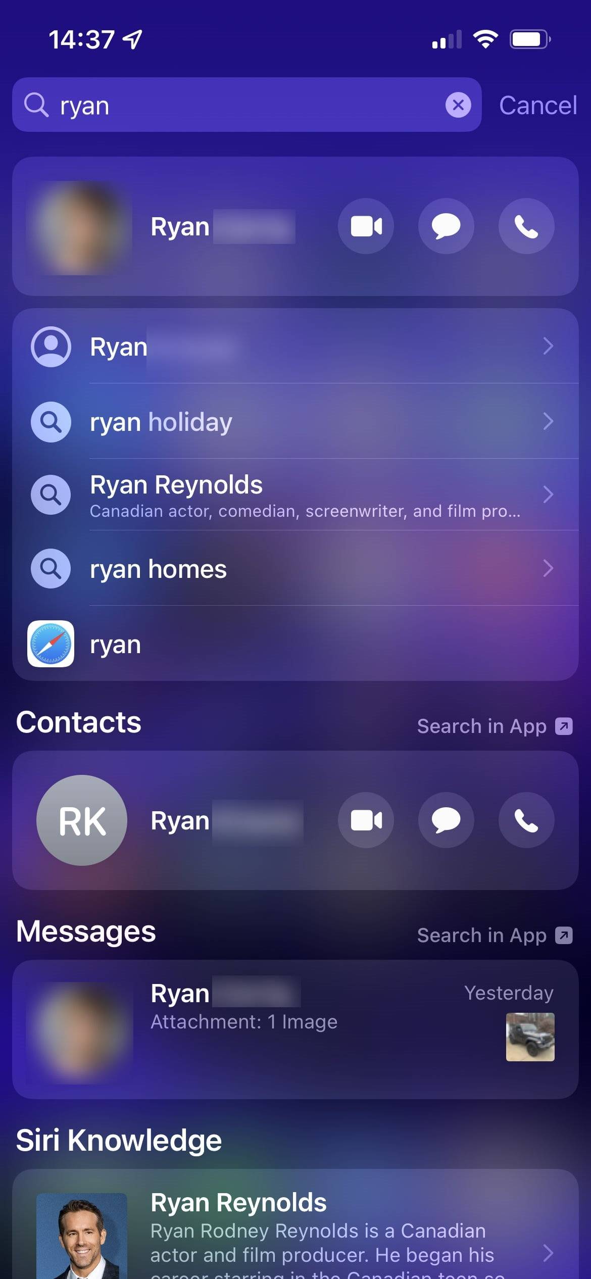 iPhoneのスポットライトの人々