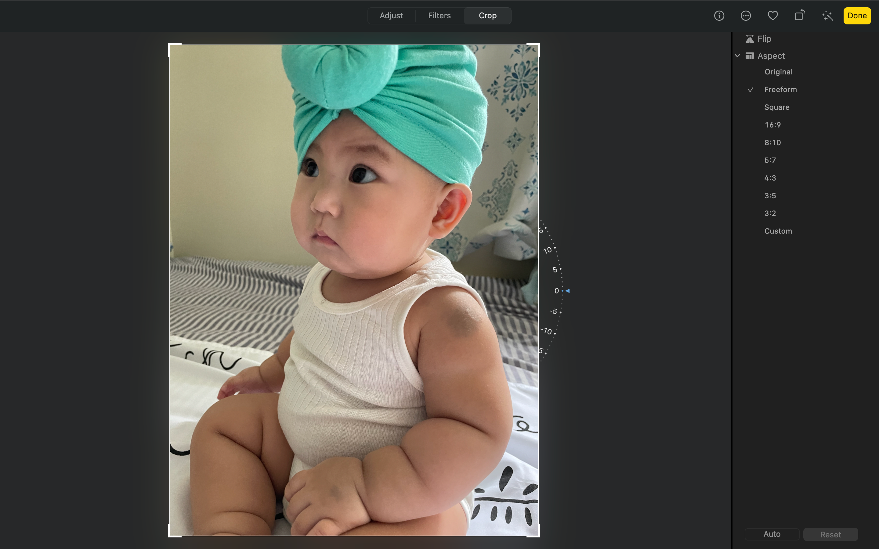 Crop Feature on Photos Editing Tools  on Mac