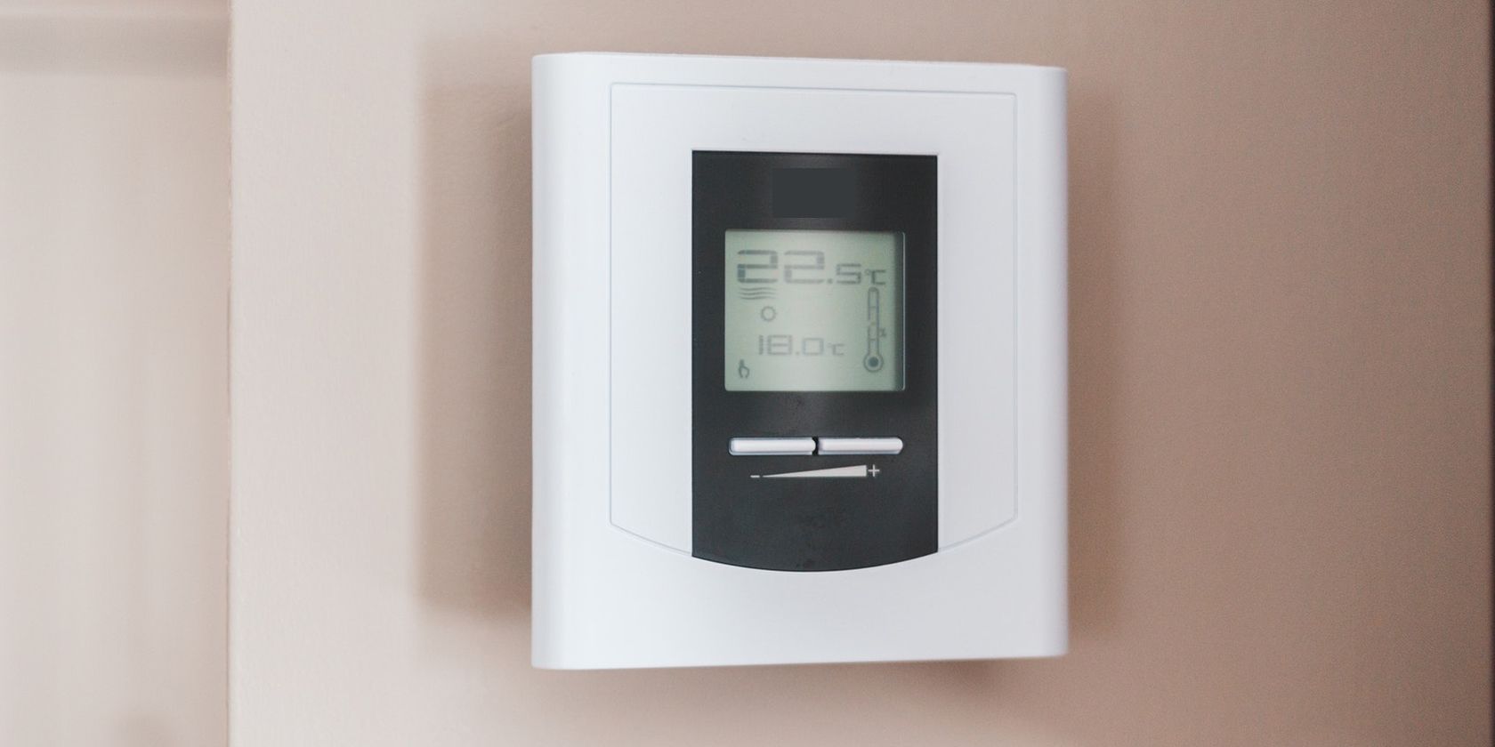 An image showing a generic smart thermostat