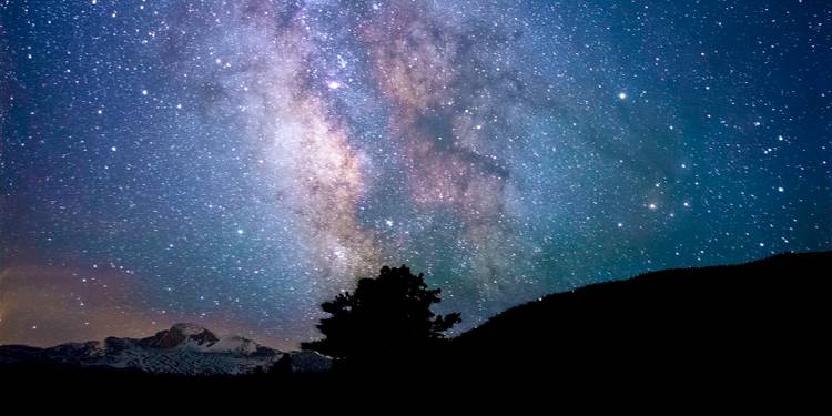What Is Landscape Astrophotography? 8 Tips for Beginners