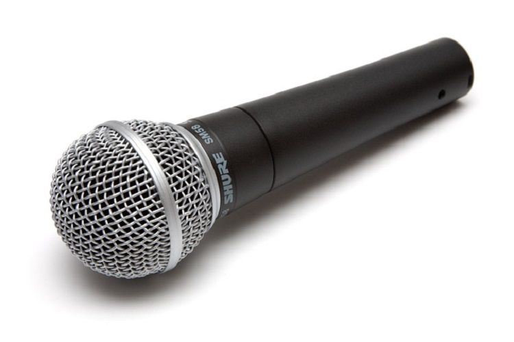 shure sm58 dynamic microphone 1 - Acquistare un microfono da studio? Ecco cosa cercare