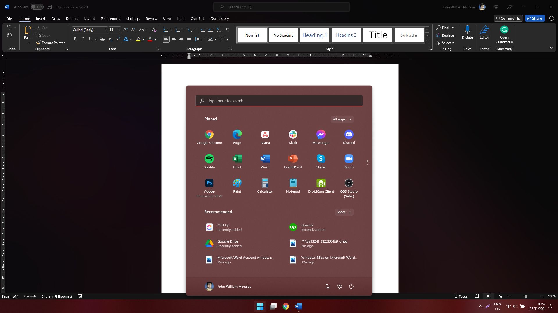Full-screen view Windows Mica on Microsoft Word using Windows 11