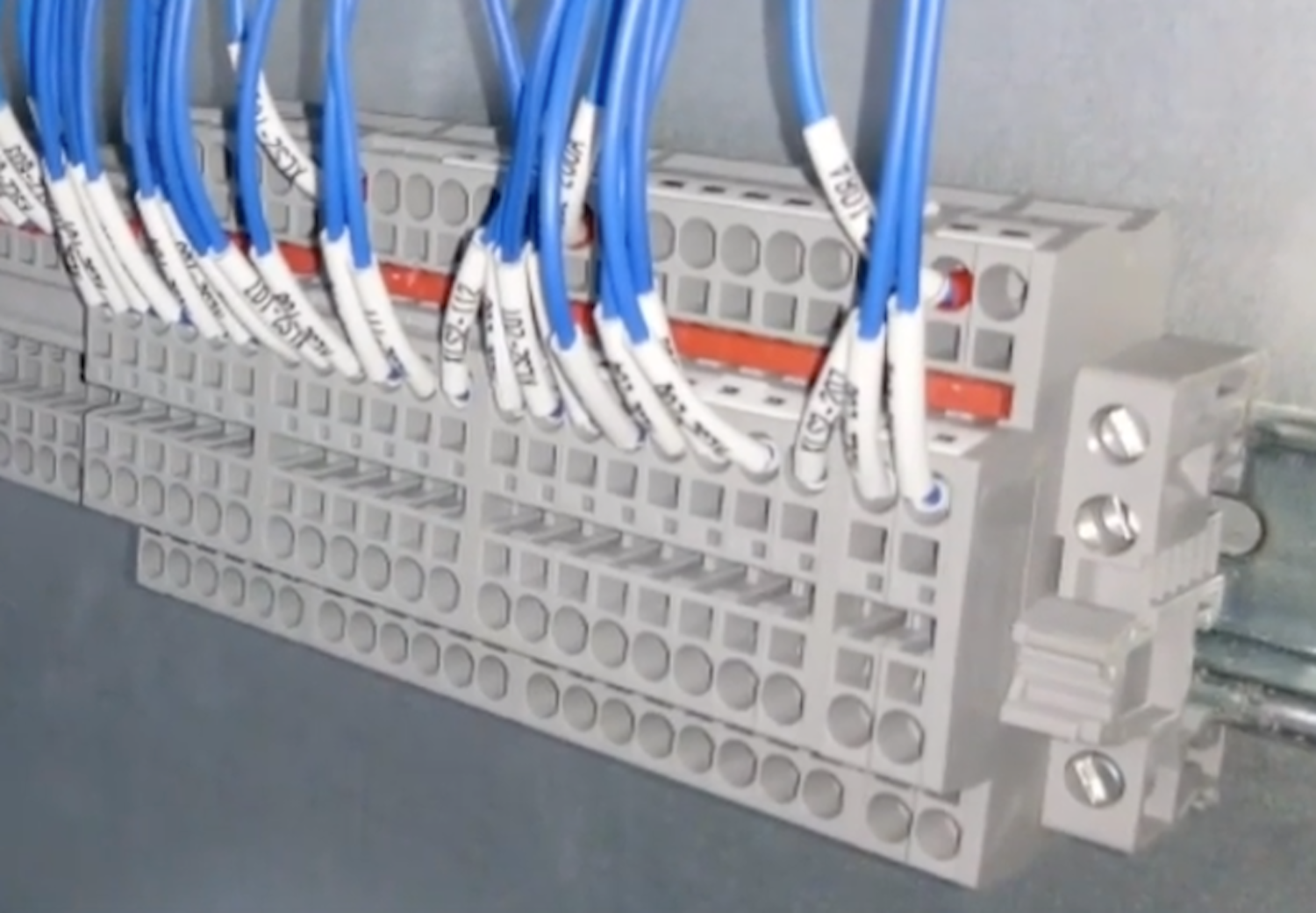 Terminal block with multiple wires connected