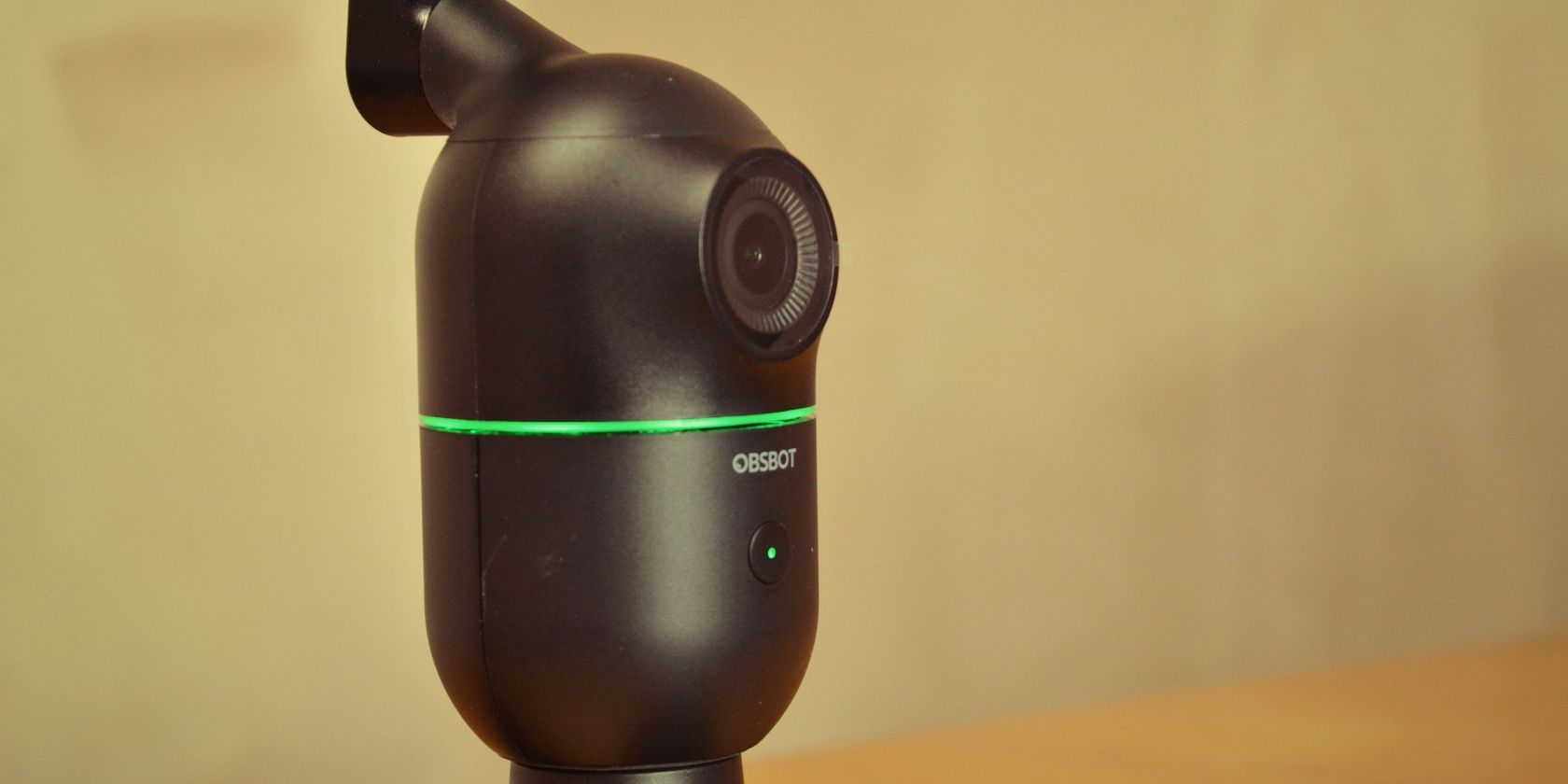 OBSBOT Me AI-powered camera mount