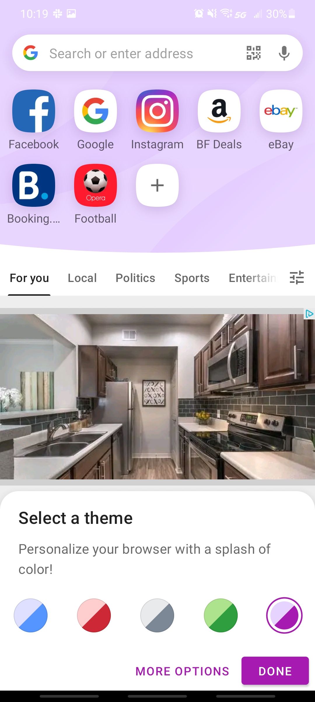 opera browser lets you select a color theme