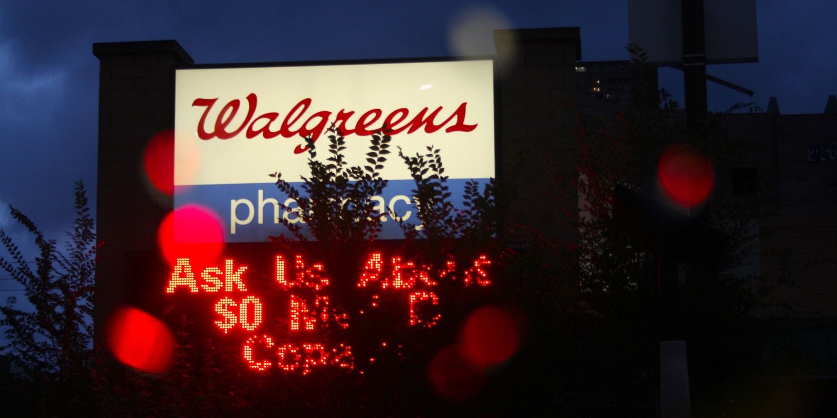 walgreens retail sign