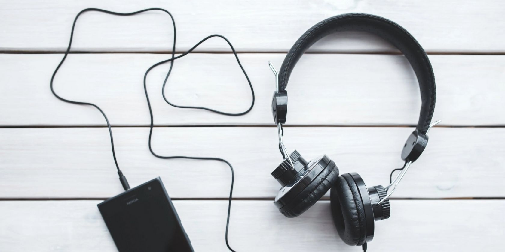 How to Decide Between Wired vs. Wireless Headphones?