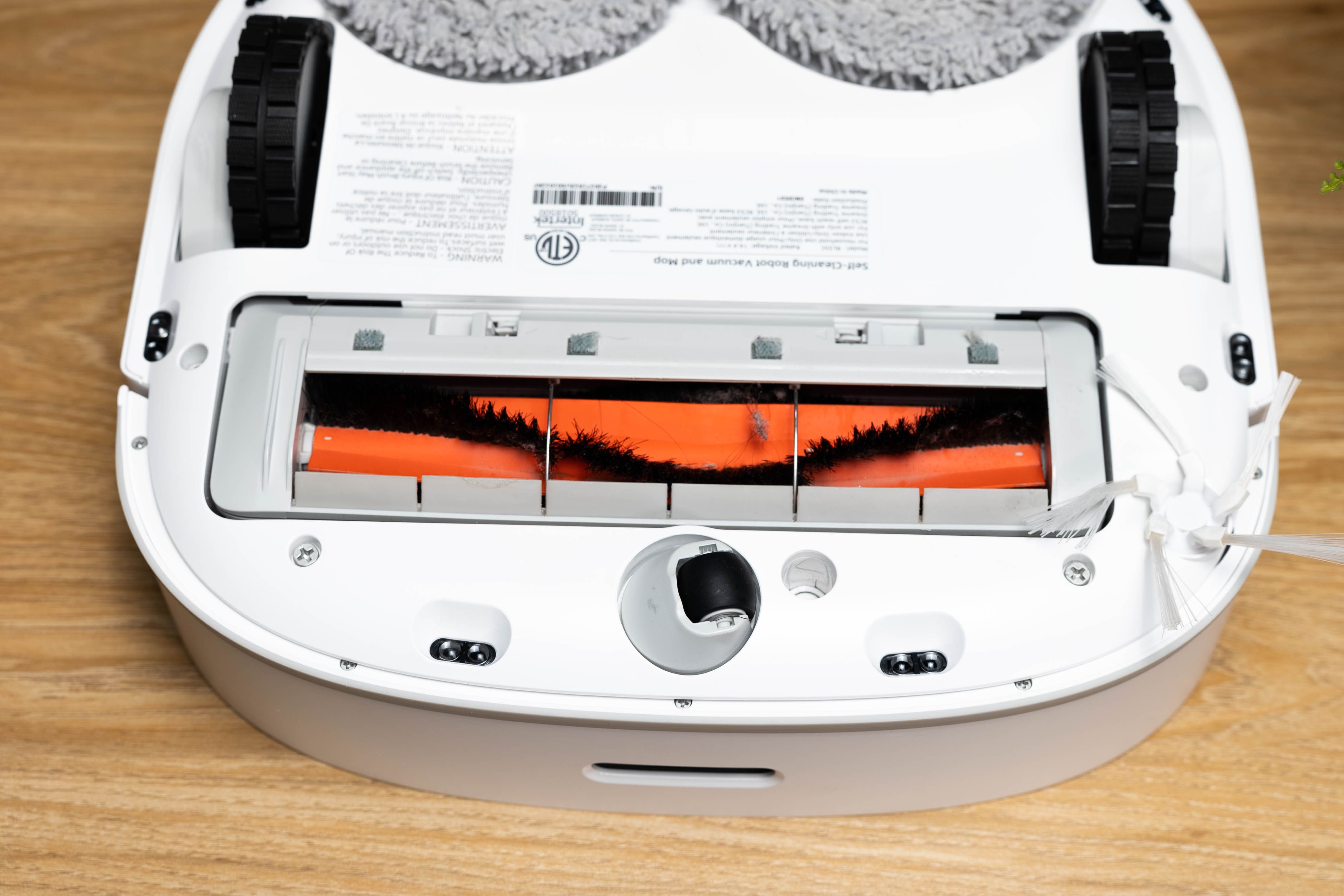 Dreametech W10 Robot Vacuum The Mop Washes and Dries Itself, But