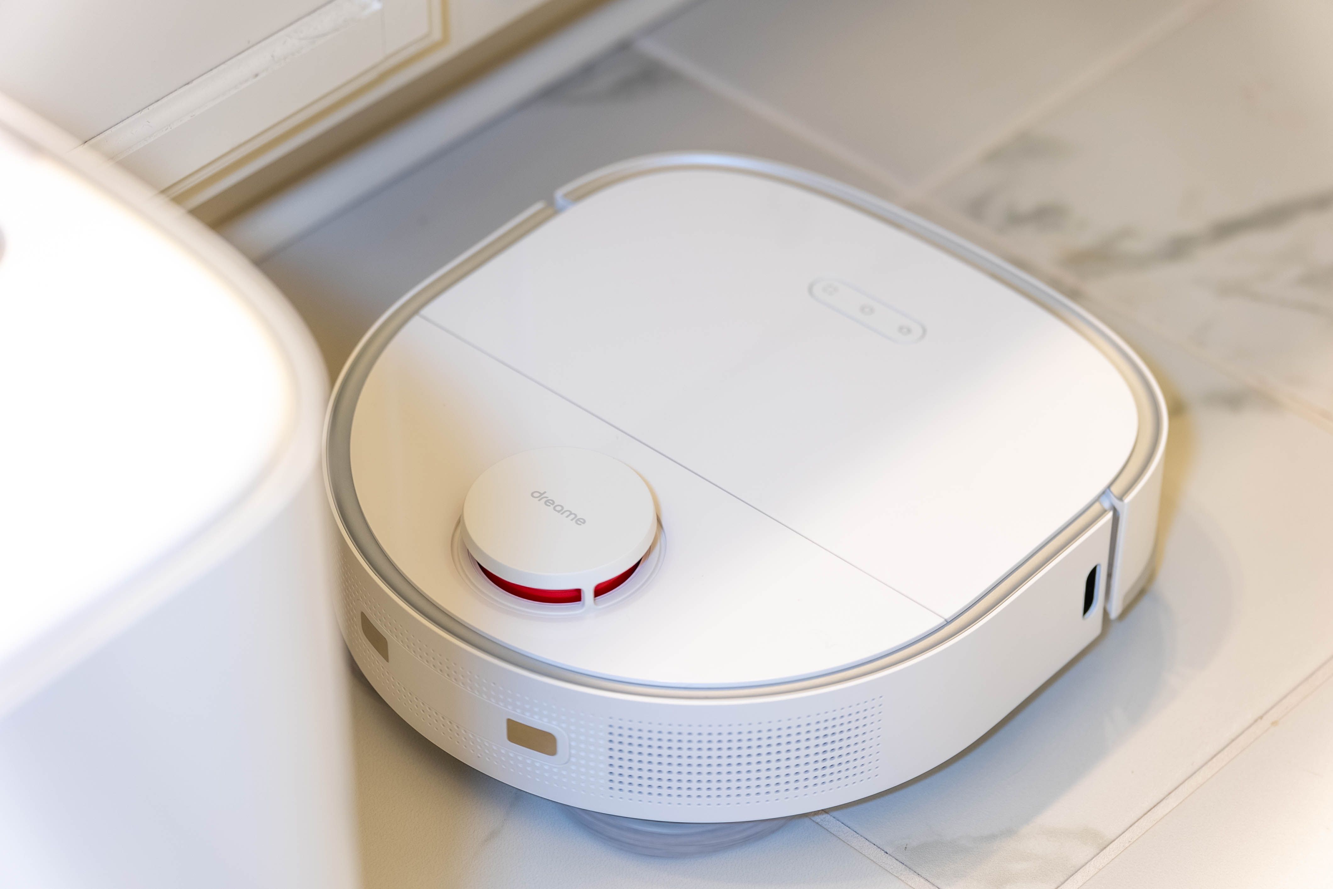 Dreametech W10 Robot Vacuum The Mop Washes and Dries Itself, But It If You Have Carpets