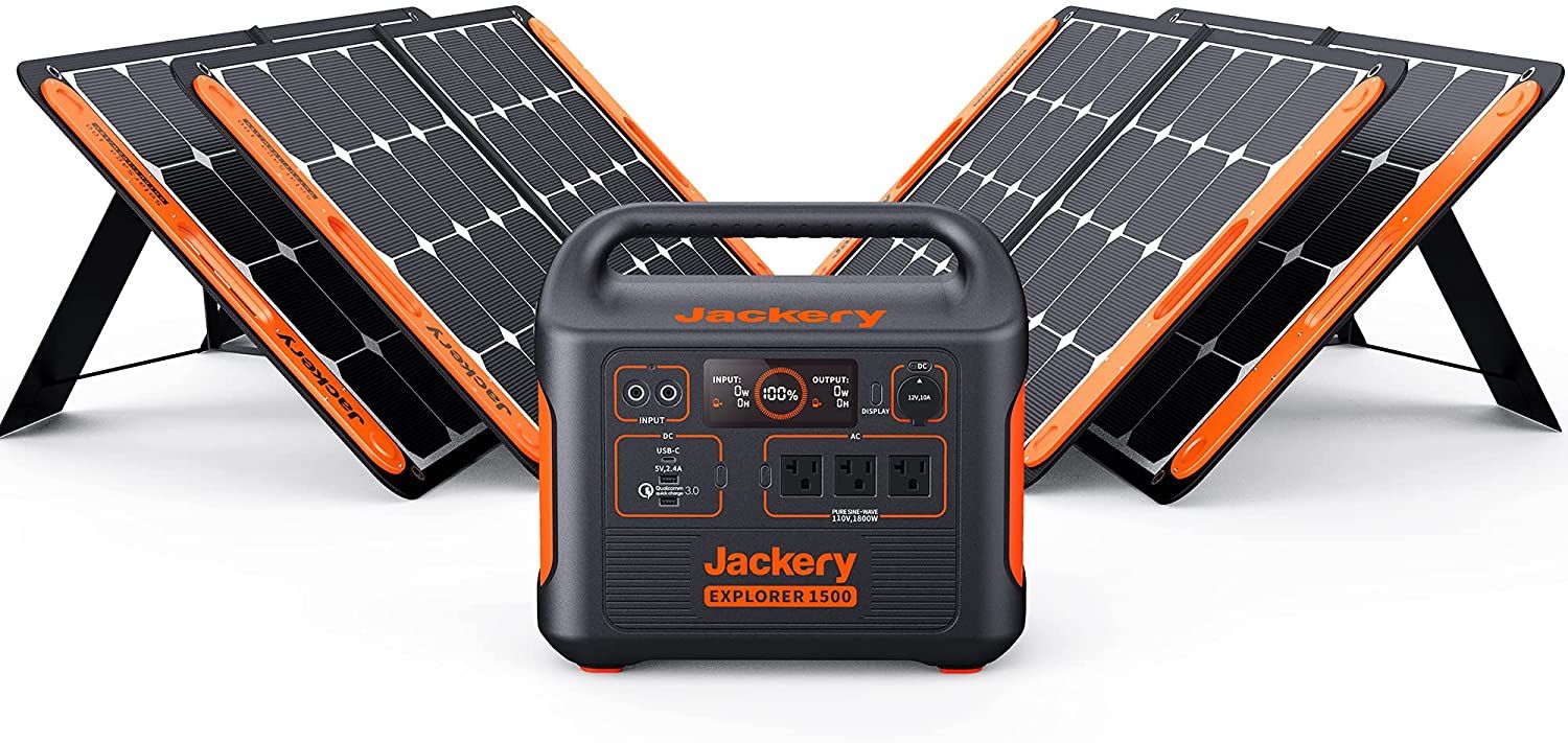 Máy phát điện năng lượng mặt trời Jackery 1500 với các tấm pin mặt trời