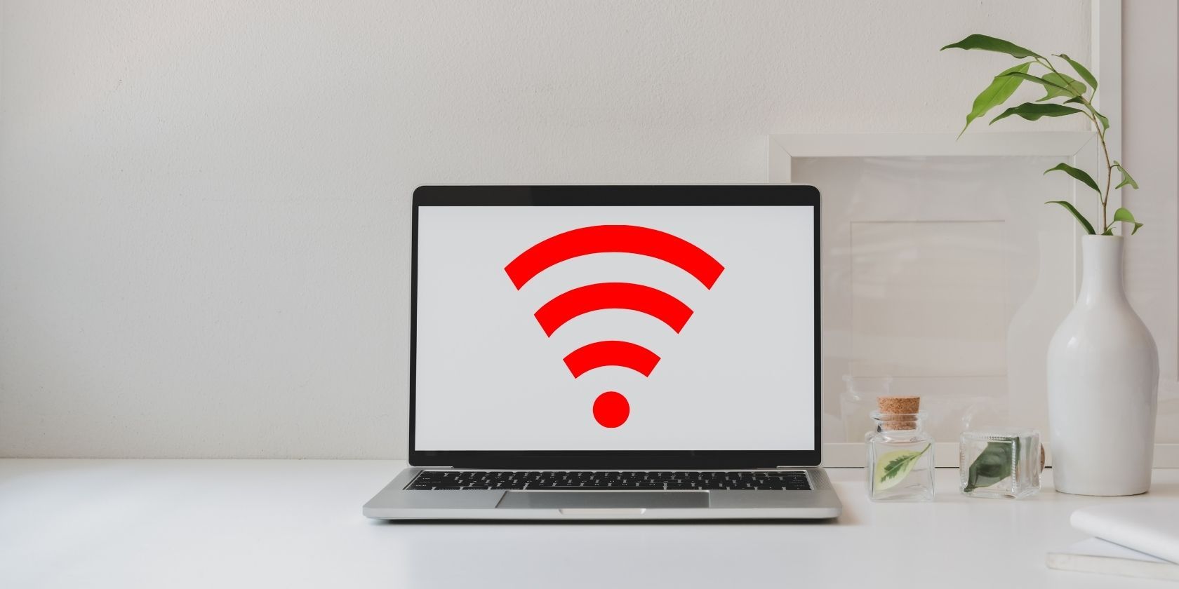Laptop with no wi-fi signal sign