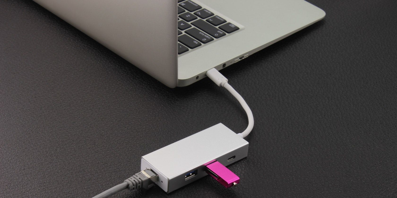 USB Connected in USB-C Hub Connected To a Laptop