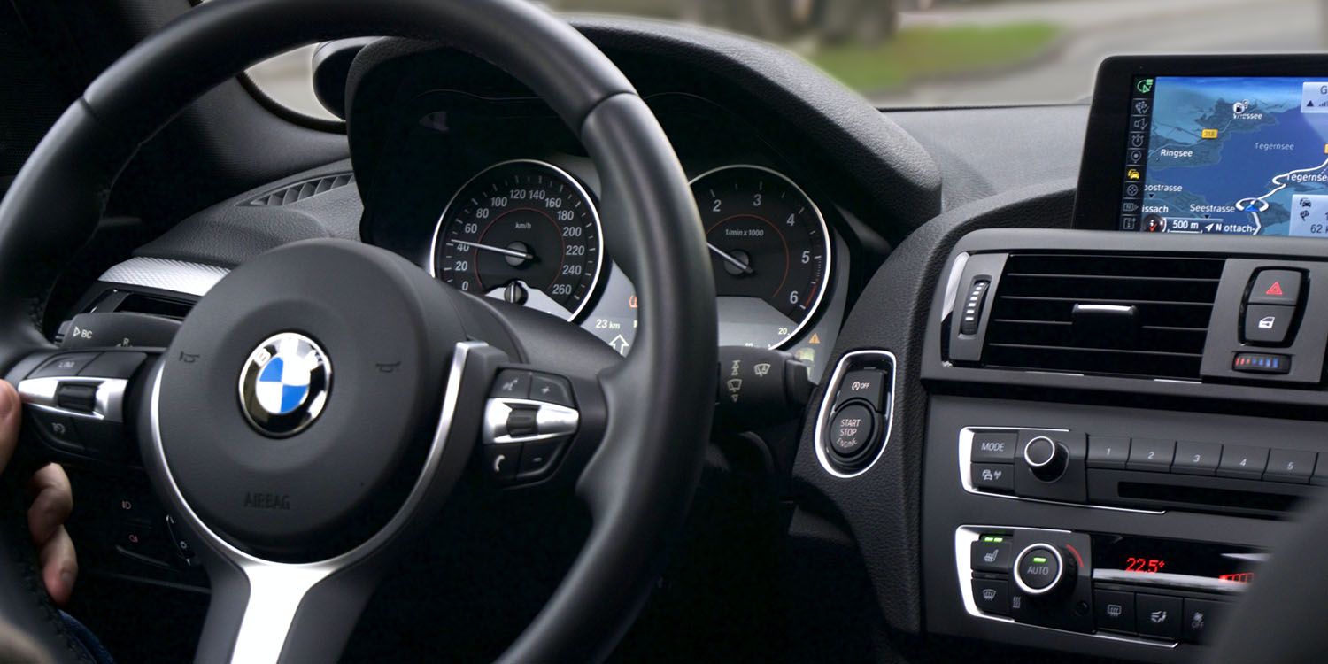 Standalone vs. Integrated Car Navigation Systems What's the Best Option?