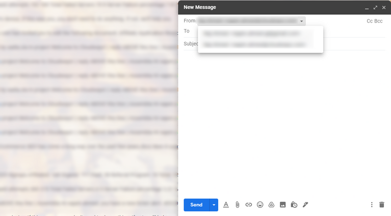 Tangkapan layar menunjukkan dua alamat email di email