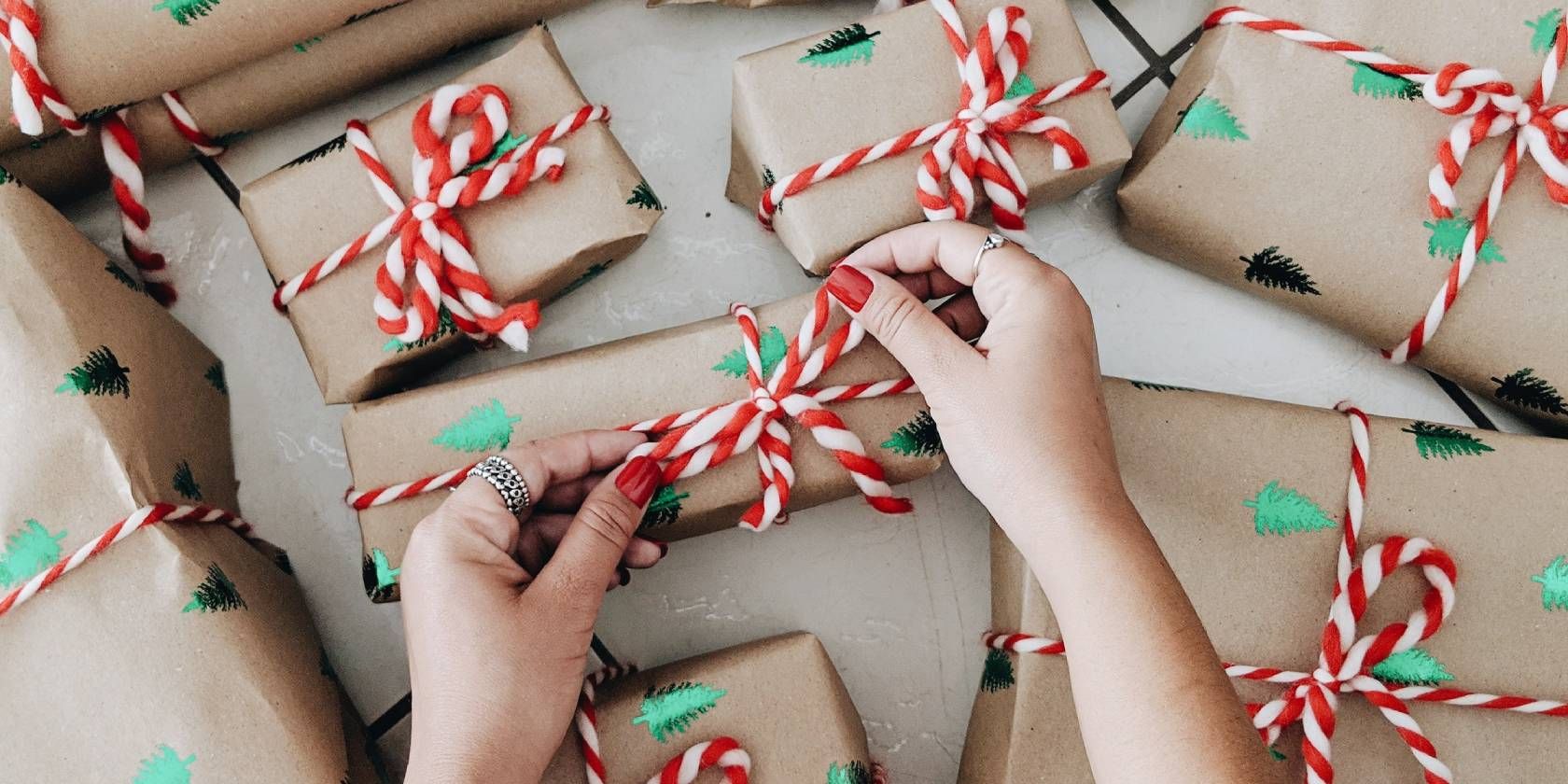 5 Gift Exchange Apps for a Fun Christmas Party
