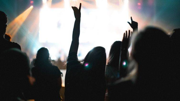 people-in-concert.jpg