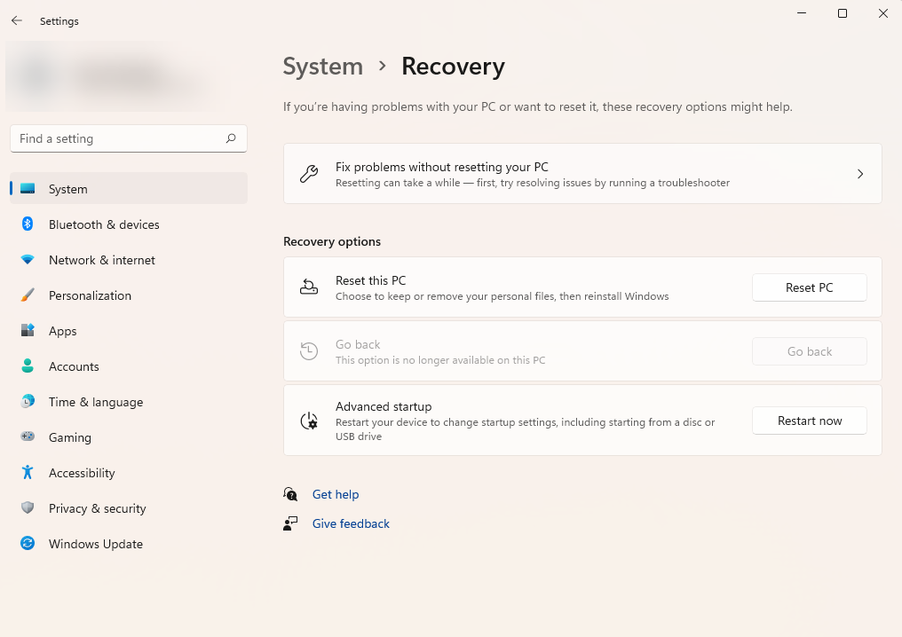 clicking on the reset pc button to start the process of resetting windows