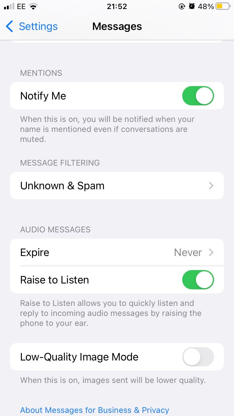The Messages tab of iOS Settings.