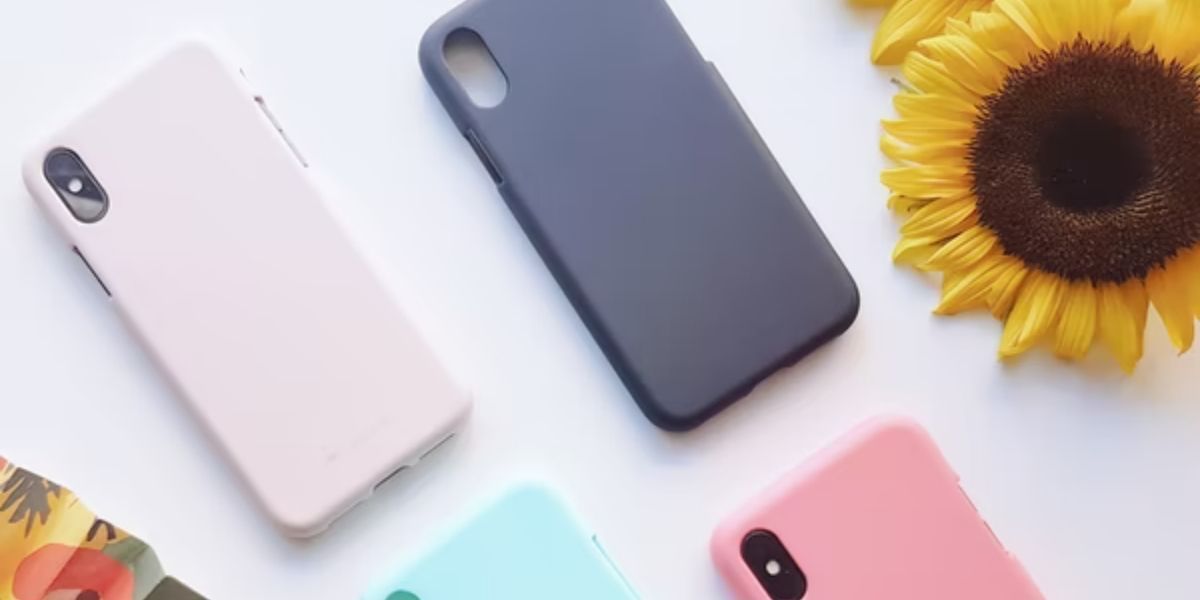 Why Do Clear Phone Cases Turn Yellow? – Pela Case