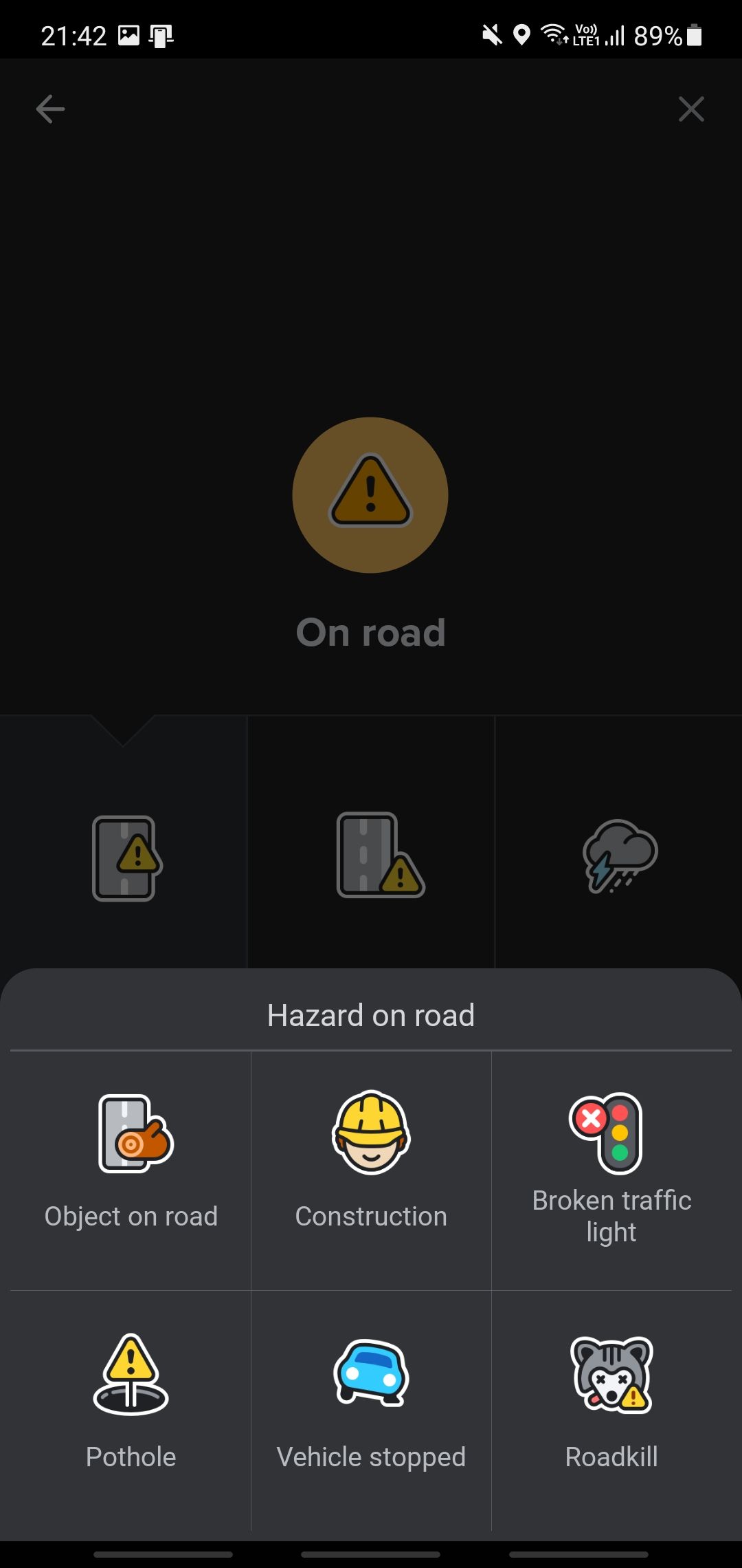 Reporting Road Hazards on Waze