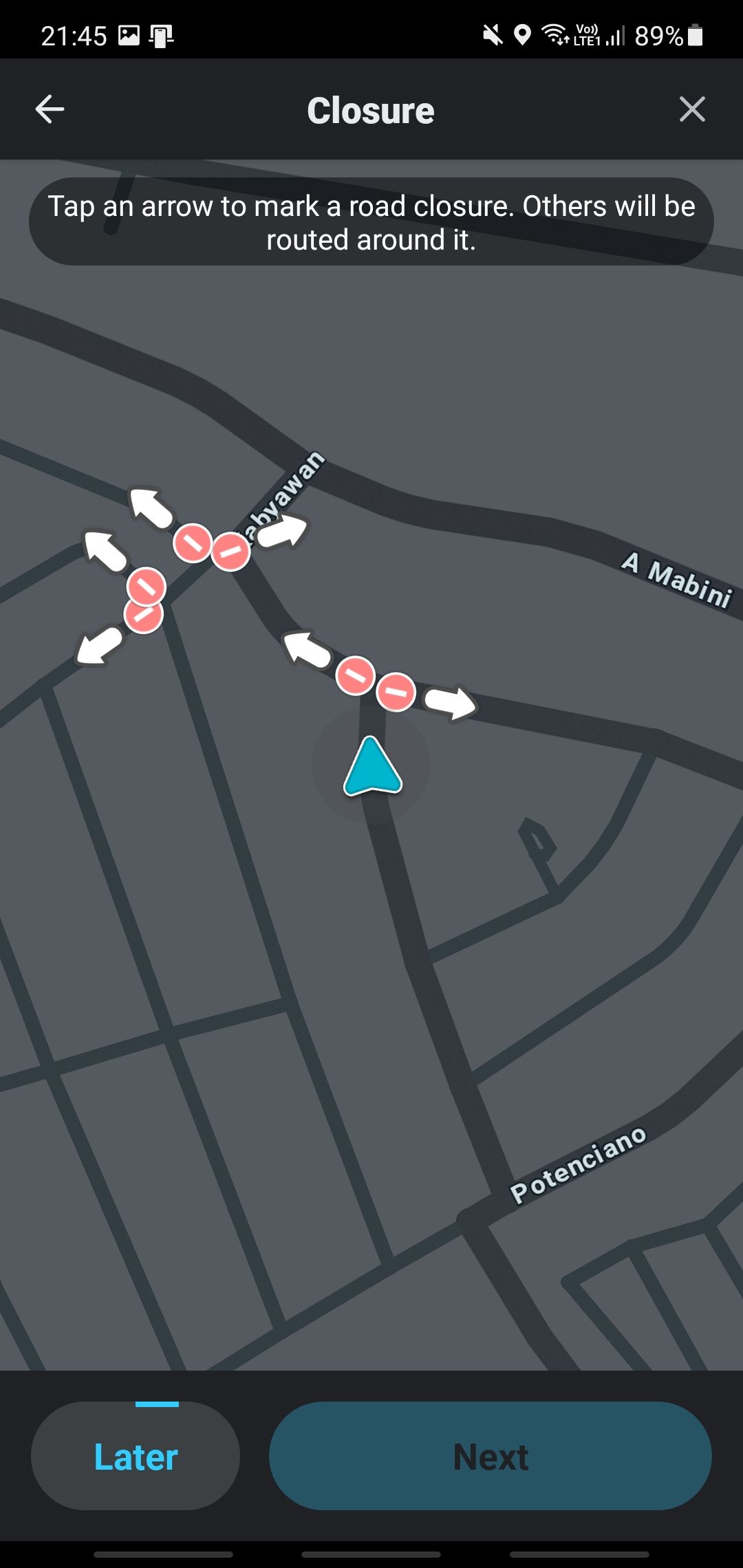 Selecting the closed road section on Waze